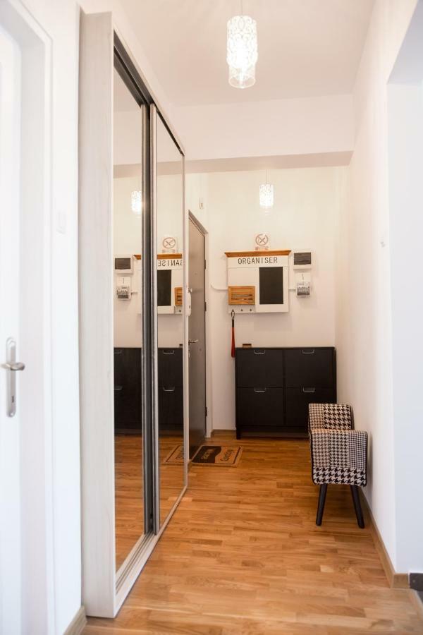 Central Luxury Flat With Terrace - Adela Accommodation - Ideal For Long Stays Bucarest Exterior foto