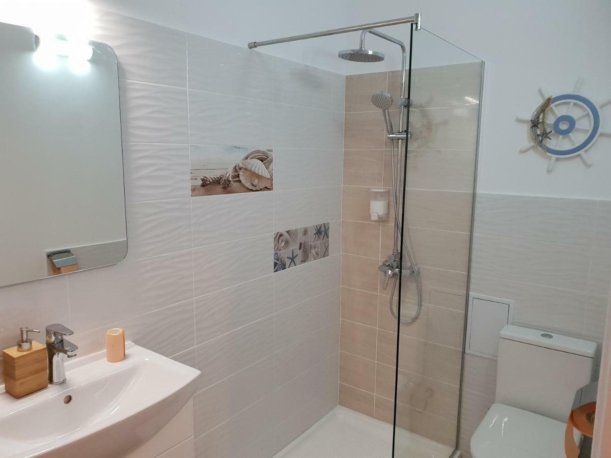 Central Luxury Flat With Terrace - Adela Accommodation - Ideal For Long Stays Bucarest Exterior foto